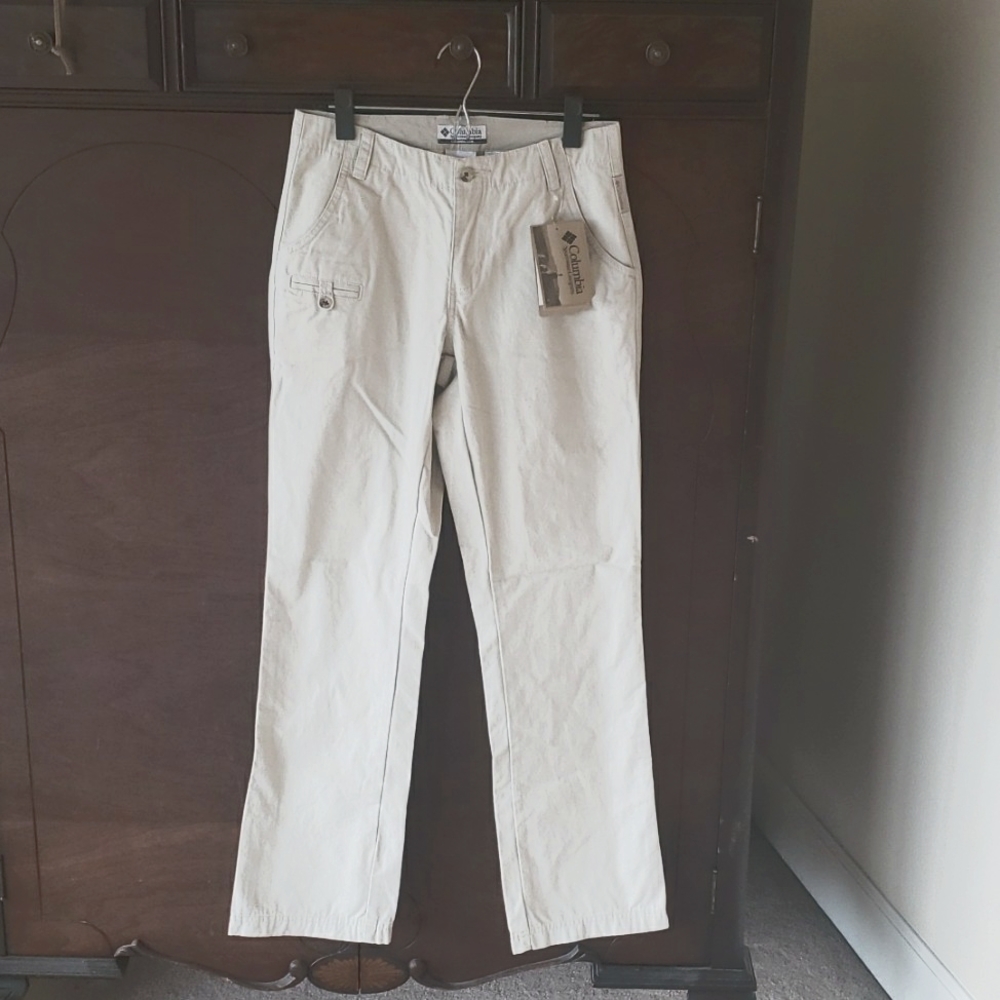 NWT Columbia Edgewater Chino Khakis, Light Color, size 2 Short Length